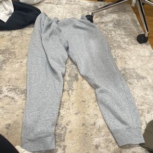 grey sweatpants